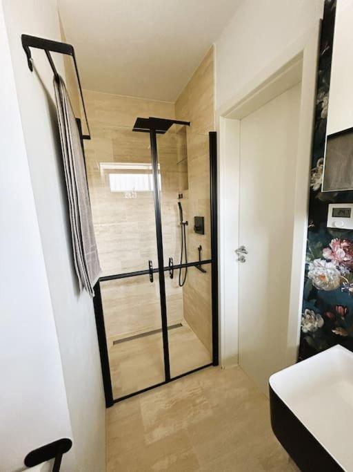 Charmante 2-Zimmerwohnung Im Luftkurort Lippe Lage  Buitenkant foto